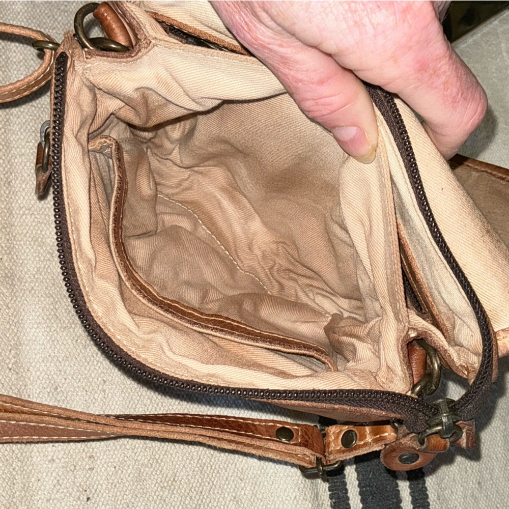 NWOT Bed Stu Leather Ziggy Clutch Crossbody Belt Bag Tan Rustic Retail $165 - Picture 13 of 16